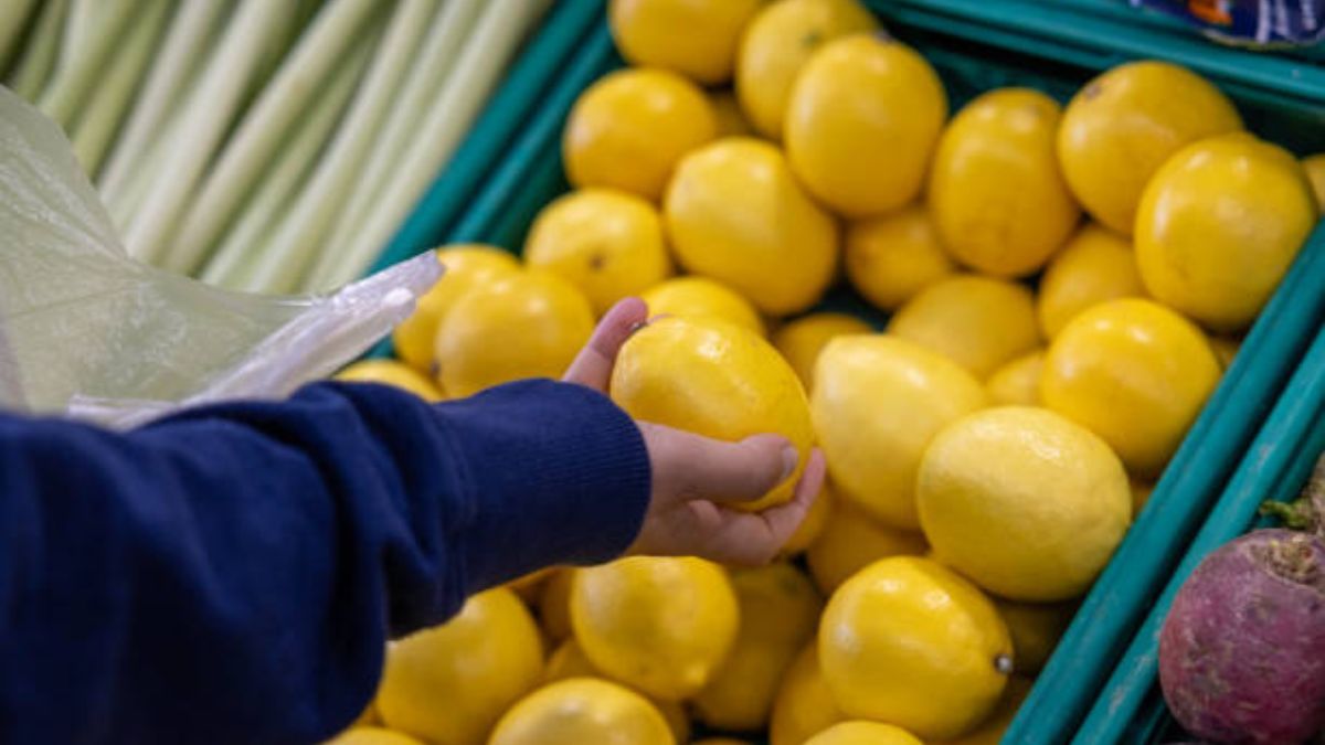 El truco que pocos saben para tener limones frescos durante mucho tiempo.
