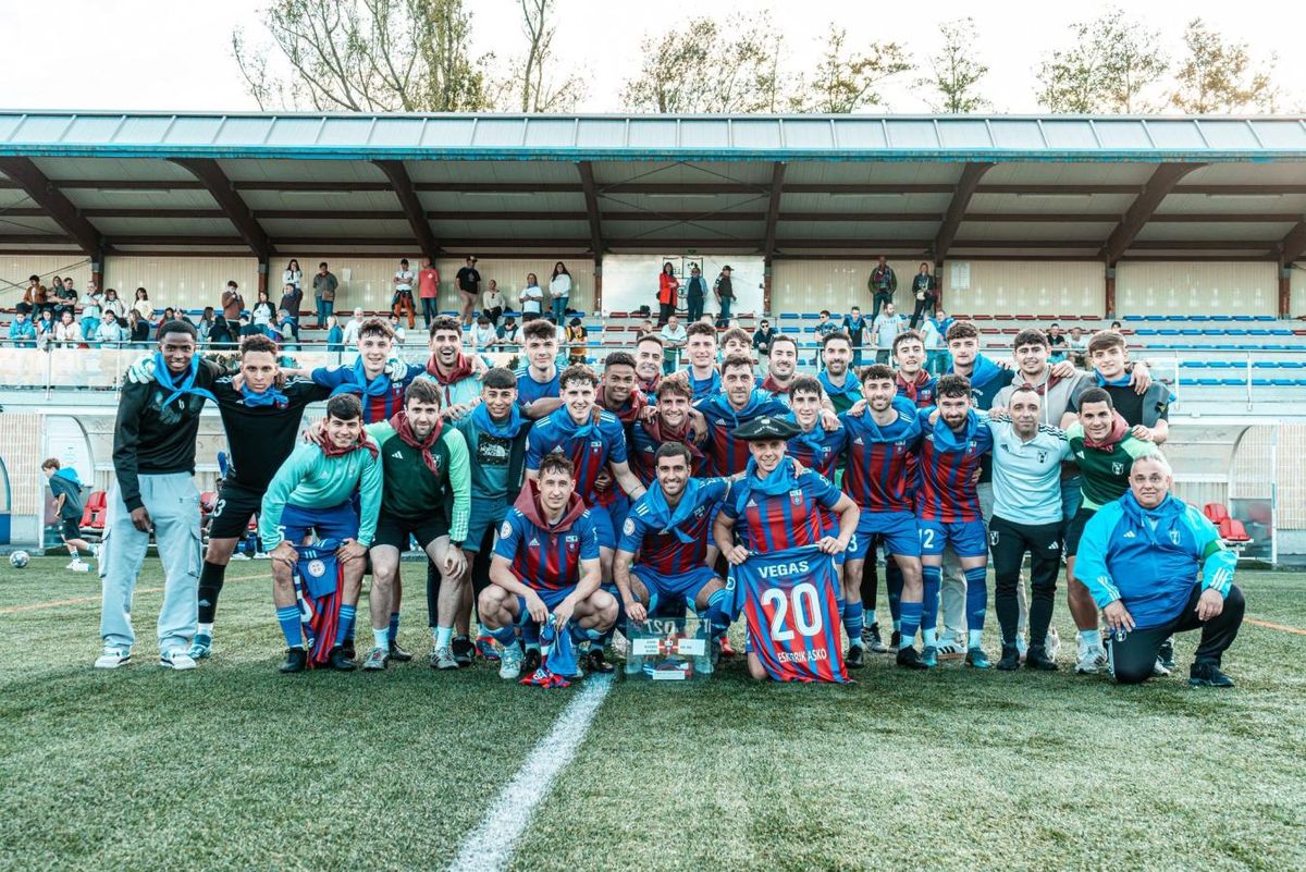 Los colores del CD Derio son similares a los de San Lorenzo.