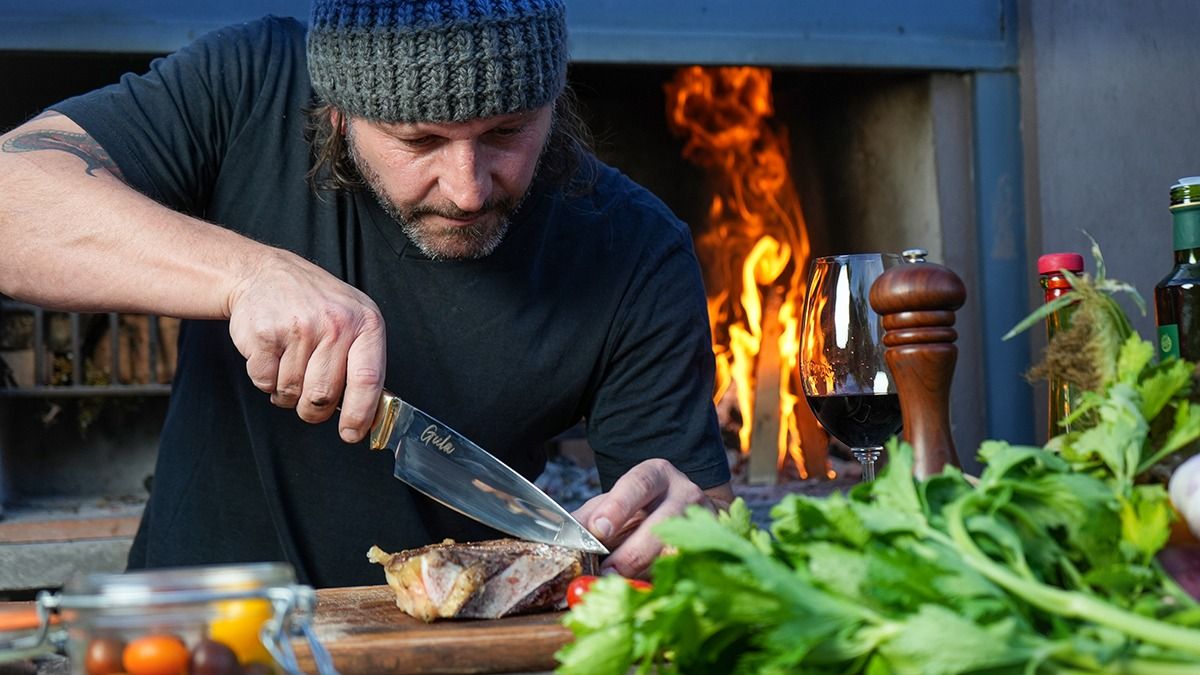 Chef y empresario gastronómico, Federico Pettit forma parte de Gula, proyecto gastronómico local con distintas unidades de negocio. Chef y empresario gastronómico, Federico Pettit forma parte de Gula, proyecto gastronómico local con distintas unidades de negocio.