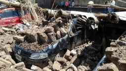 Se derrumbó parte de una playa de estacionamiento en Maipú