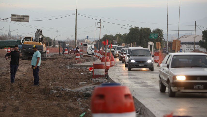 Por lo menos tres meses más se extenderán las obras en la Costanera