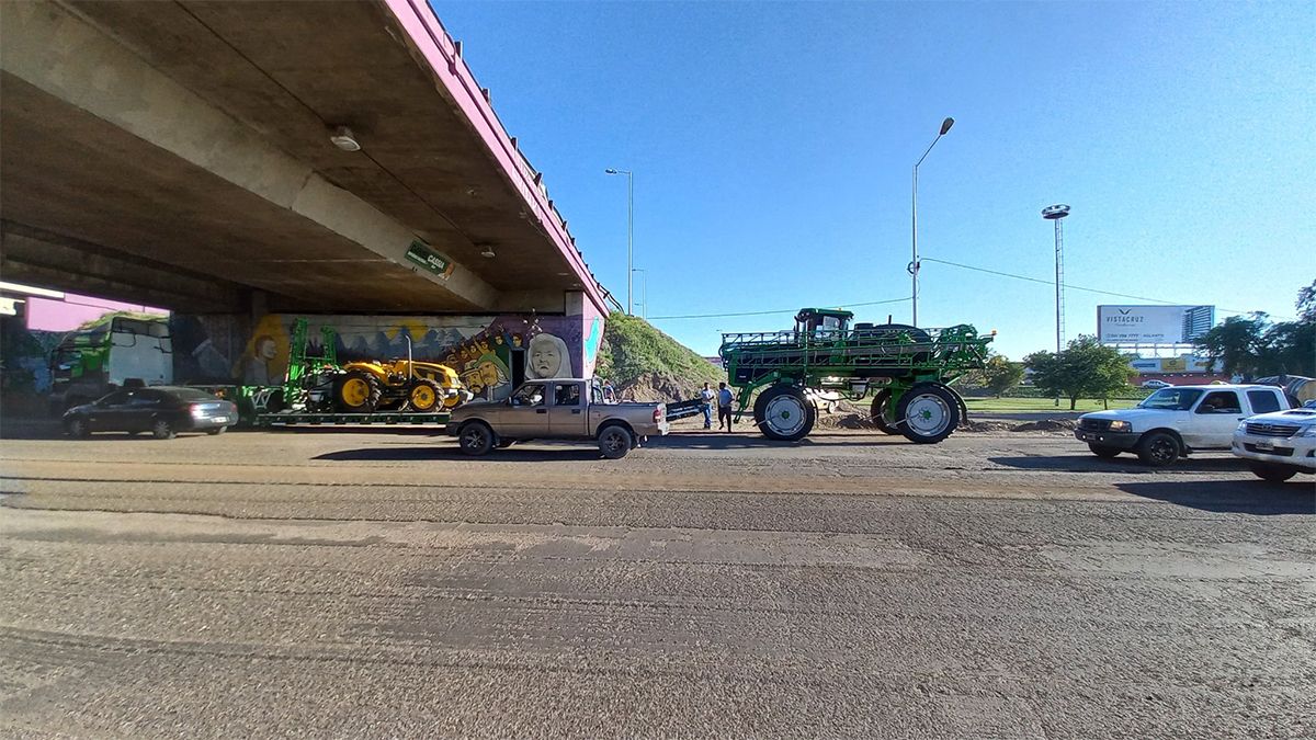 El momento en que liberaban al camión