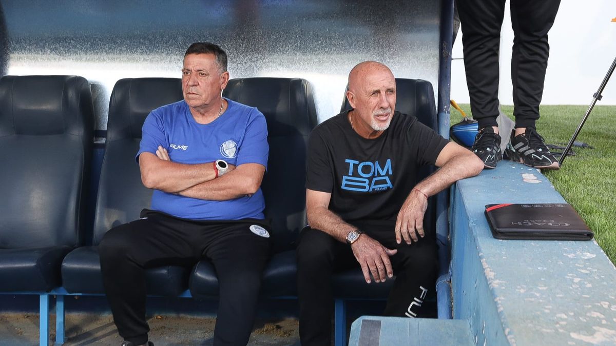 Daniel Oldrá, DT de Godoy Cruz junto al Ruso Marcelo Marcucci, su amigo y uno de sus ayudantes de campo. Daniel Oldrá, DT de Godoy Cruz junto al Ruso Marcelo Marcucci, su amigo y uno de sus ayudantes de campo.