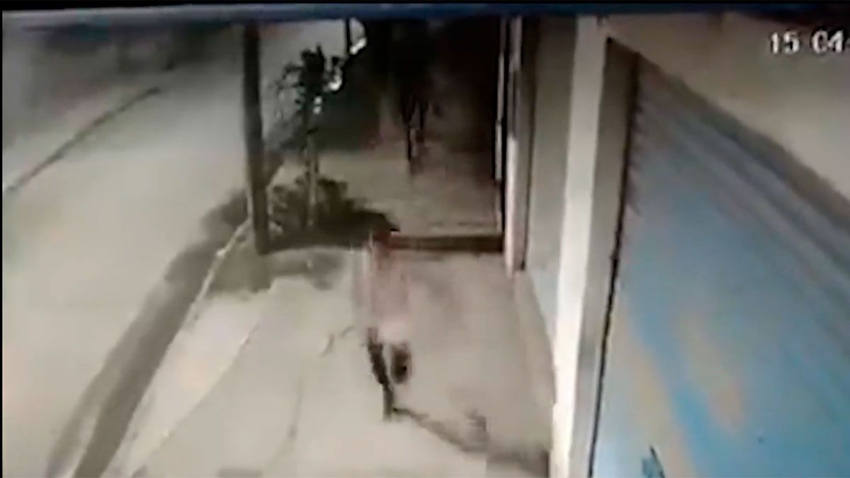 Las víctimas denunciaron que el ladrón les sustrajo (mientras las amenazaba con un arma) una mochila, el celular y plata.