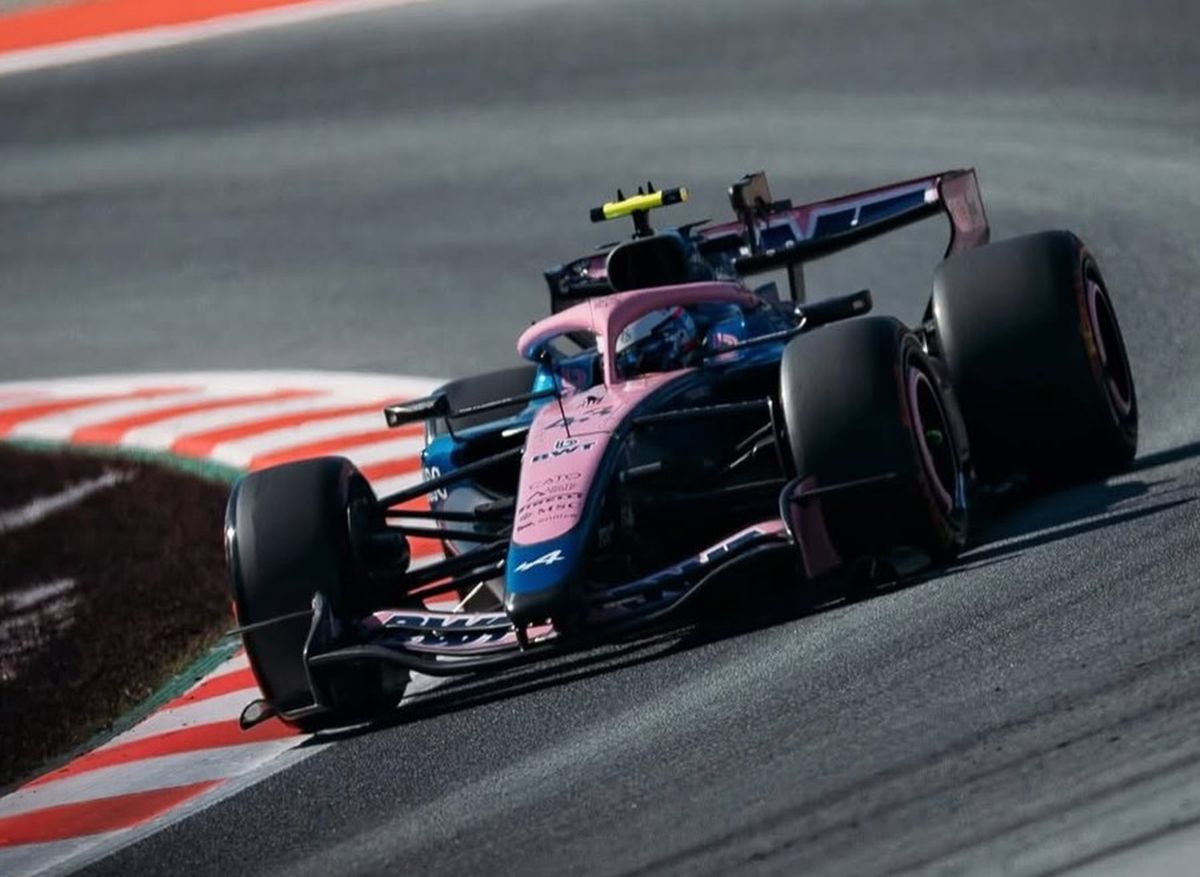 Franco Colapinto y su Alpine llegan al GP de Austria. Franco Colapinto y su Alpine llegan al GP de Austria.
