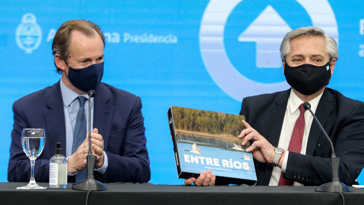El Presidente junto al gobernador Gustavo Bordet.