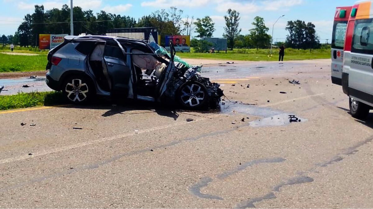 Así quedó el vehículo en el que viajaba el pastor Héctor Bonarrico. Así quedó el vehículo en el que viajaba el pastor Héctor Bonarrico.
