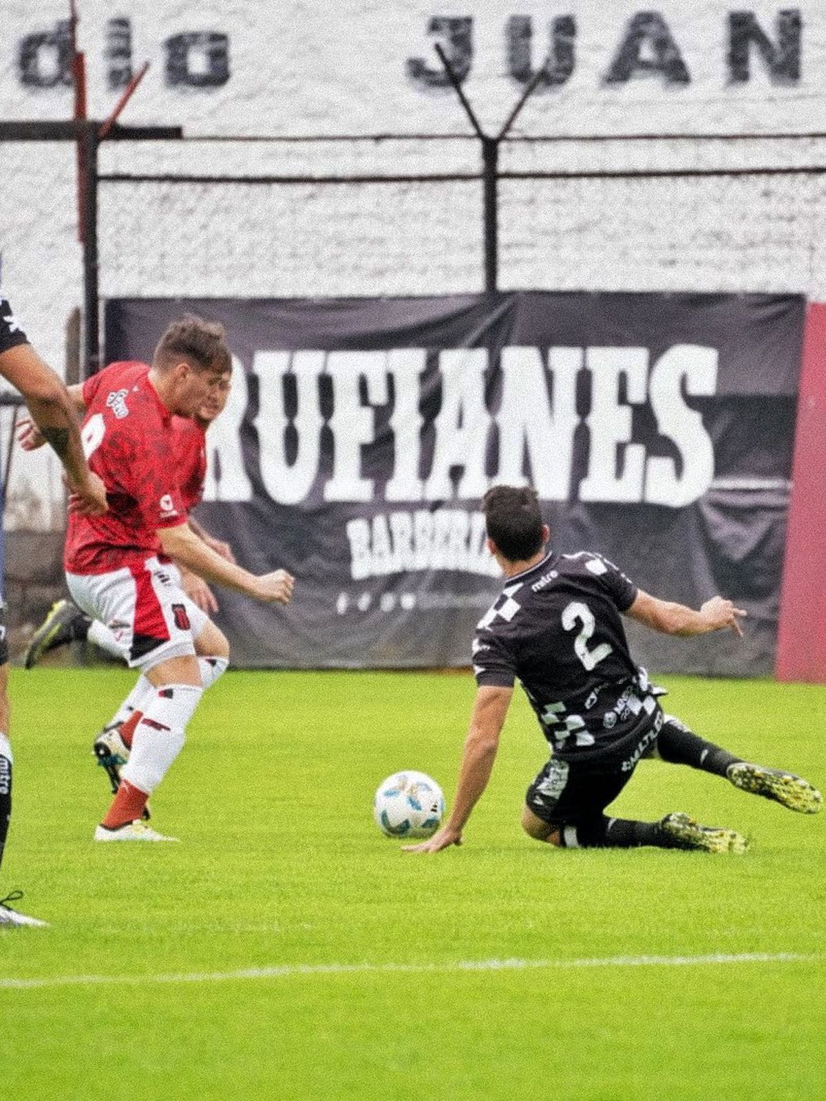 Diego Mondino ante Defensores de Belgrano. Diego Mondino ante Defensores de Belgrano. 