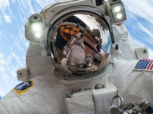 Un astronauta estadounidense relató su encuentro con un ovni en el espacio