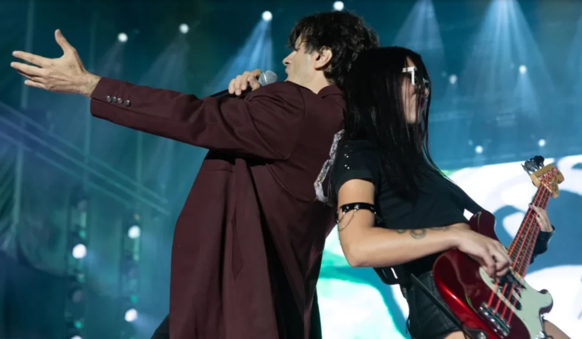 Enamorados. El líder de Los Piojos, Andrés Ciro Martínez y la bajista de Los Piojos, Luli Bass, están viviendo un apasionado romance. Enamorados. El líder de Los Piojos, Andrés Ciro Martínez y la bajista de Los Piojos, Luli Bass, están viviendo un apasionado romance. 