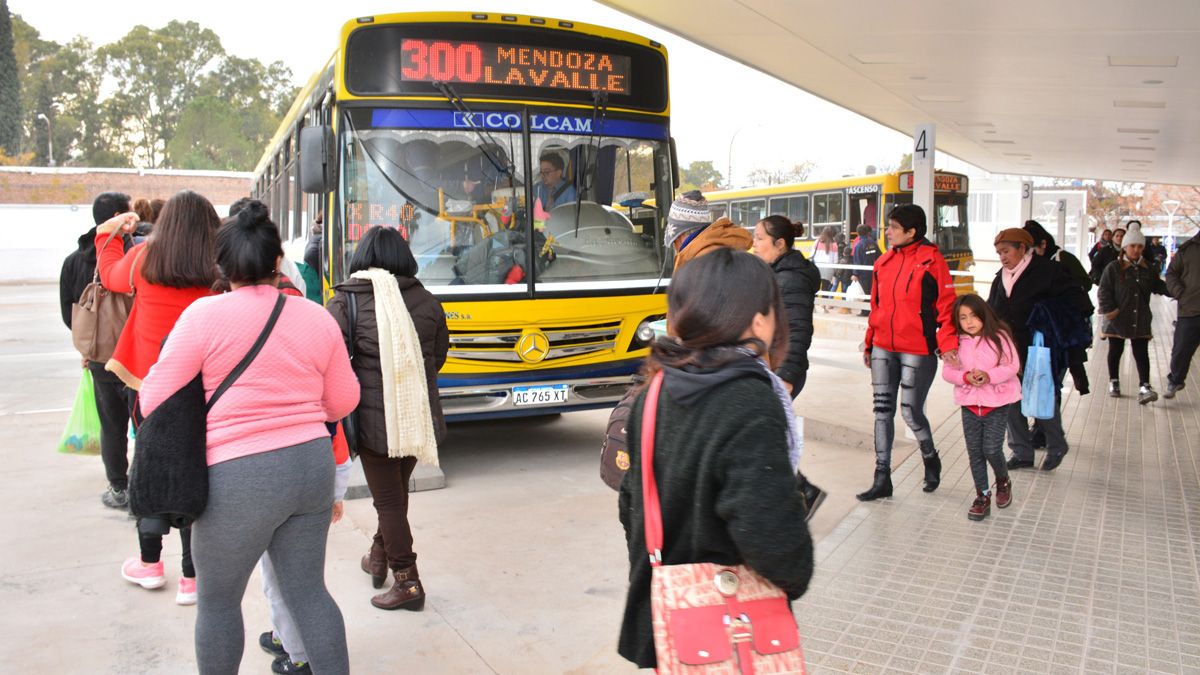 El servicio de transporte público en Lavalle es escaso, aseguró el intendente.