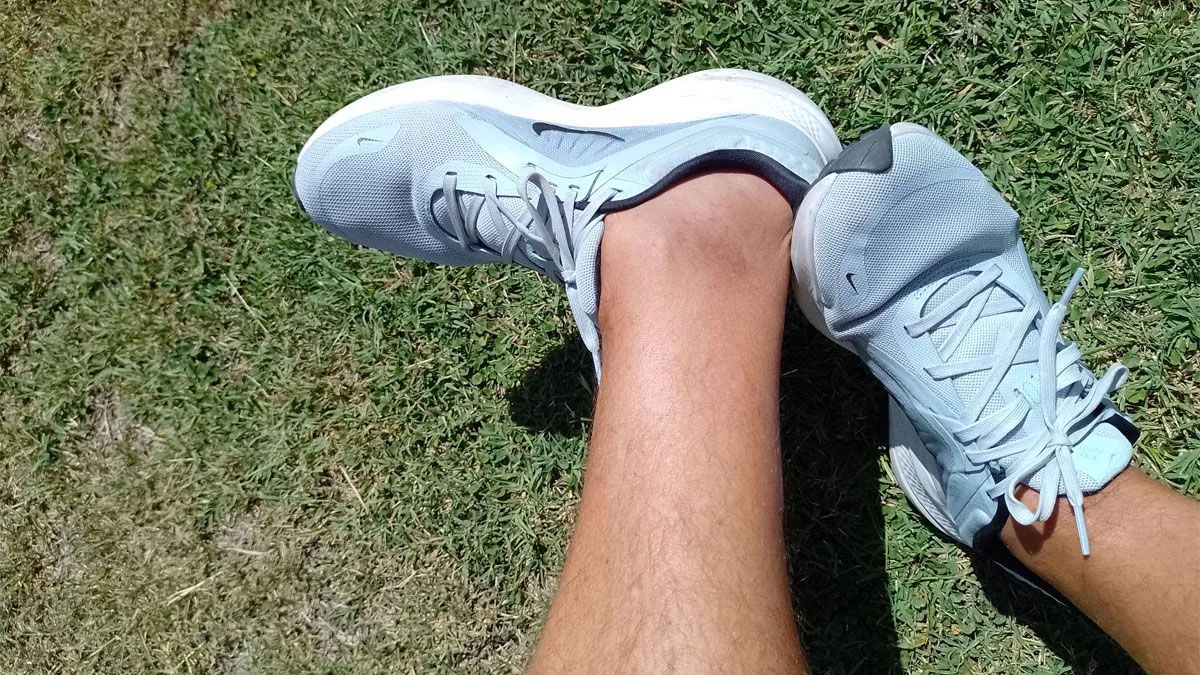 No todas las personas saben bien qué significa sacarse las zapatillas sin desatarse los cordones. No todas las personas saben bien qué significa sacarse las zapatillas sin desatarse los cordones.