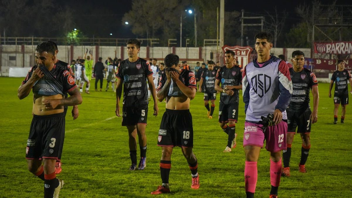 El León perdió y se quedó sin DT. Foto: Martín Pravata