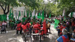 Los sindicatos ya se preparan para iniciar medidas de fuerza ante la falta de propuestas salariales, el pago escalonado del aguinaldo podría caldear los ánimos.&nbsp;