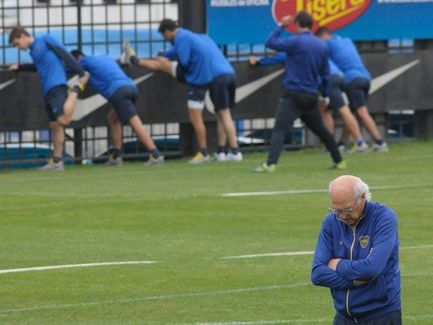 Bianchi, molesto por el flojo rendimiento, puso a varios pibes