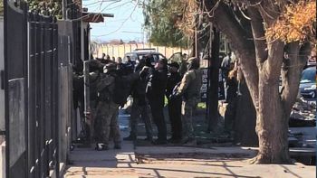Video: cómo fue la captura de un hombre que se atrincheró en su casa en Luján