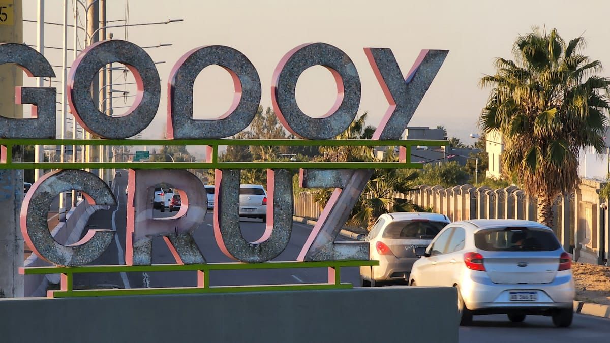 La Avenida Perón conecta Luján, Godoy Cruz y Capital, y descomprime el tránsito por calle Chuquisaca, Corredor del Oeste y Paso de los Andes.