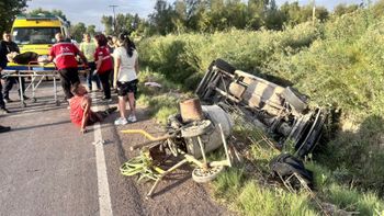 Iban a trabajar a una obra en construcción y volcaron: siete personas heridas Iban a trabajar a una obra en construcción y volcaron: siete personas heridas