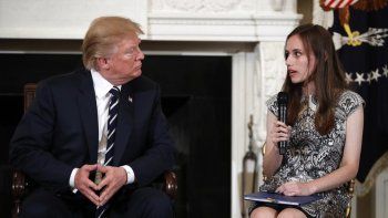 Trump propuso armar a los profesores para evitar futuros tiroteos en las escuelas