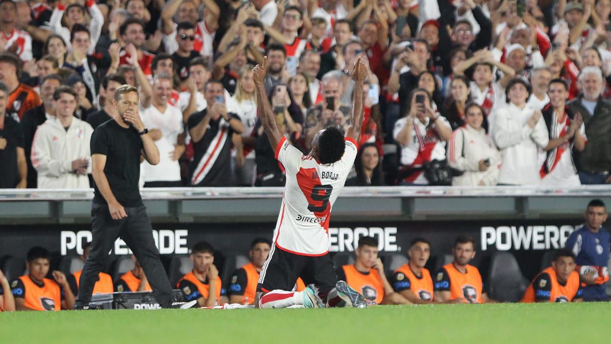  Martín Cicotello debutó en Independiente Rivadavia y padeció los goles de Miguel Borja (UNO/Nicolás Ríos) Martín Cicotello debutó en Independiente Rivadavia y padeció los goles de Miguel Borja (UNO/Nicolás Ríos)