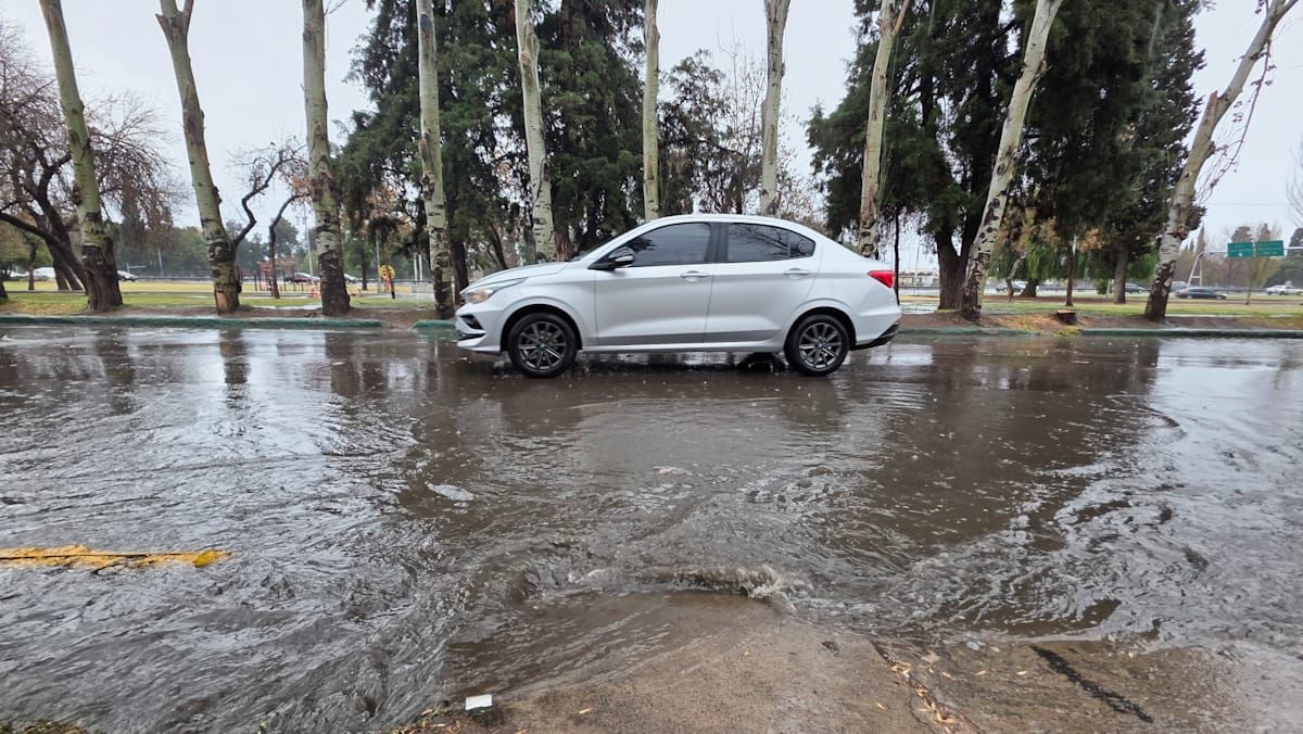 Las Lluvias de la tormenta de Santa Rosa dejó sus secuelas en Mendoza. Las Lluvias de la tormenta de Santa Rosa dejó sus secuelas en Mendoza.