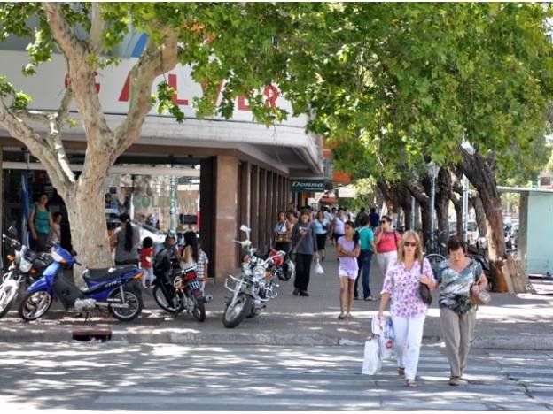 Un informe de la Fundación Ideal señala que la economía provincial denota síntomas de desaceleración