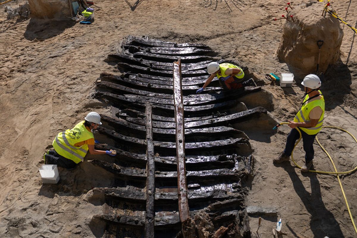 El descubrimiento generó intriga en los arqueólogos. El descubrimiento generó intriga en los arqueólogos.