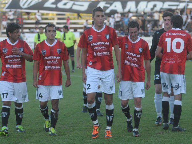 Gimnasia cayó ante Tiro Federal y le entregó la punta a Racing