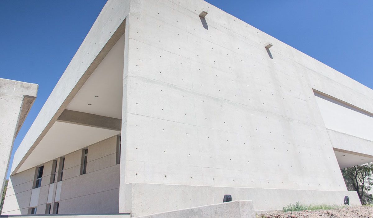 La UNCuyo asumió la terminación de la obra de la Facultad de Educación que paralizó la Nación para que pueda ser habilitada. La UNCuyo asumió la terminación de la obra de la Facultad de Educación que paralizó la Nación para que pueda ser habilitada.