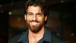 Netflix arrasa con la serie de 8 capítulos con el actor turco más brillante.
