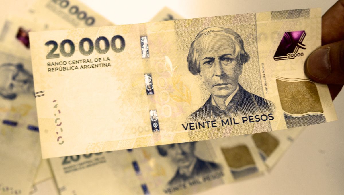 ¿Los pesos en el banco o en una billetera virtual?: qué conviene hacer con tu sueldo y aguinaldo