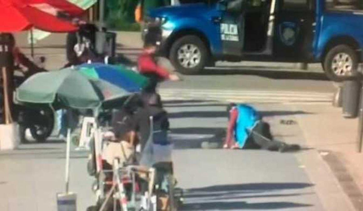 Video: murió el hombre que le robó la pistola a un policía y provocó un caos en Retiro