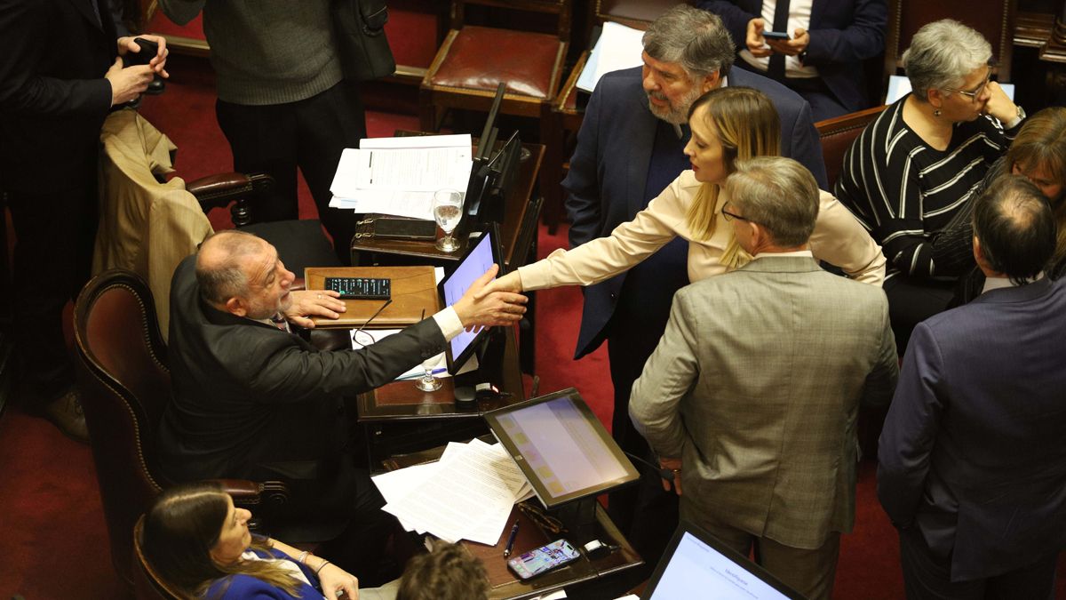 Sin grieta. Luis Juez y Anabel Fernández Sagasti Sin grieta. Luis Juez y Anabel Fernández Sagasti