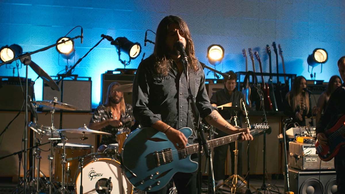 Foo Fighters adelantó el single No Son Of Mine.