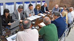 La comisión de Presupuesto sacó despacho para el tratamiento del proyecto en la Cámara de Diputados. La comisión de Presupuesto sacó despacho para el tratamiento del proyecto en la Cámara de Diputados.