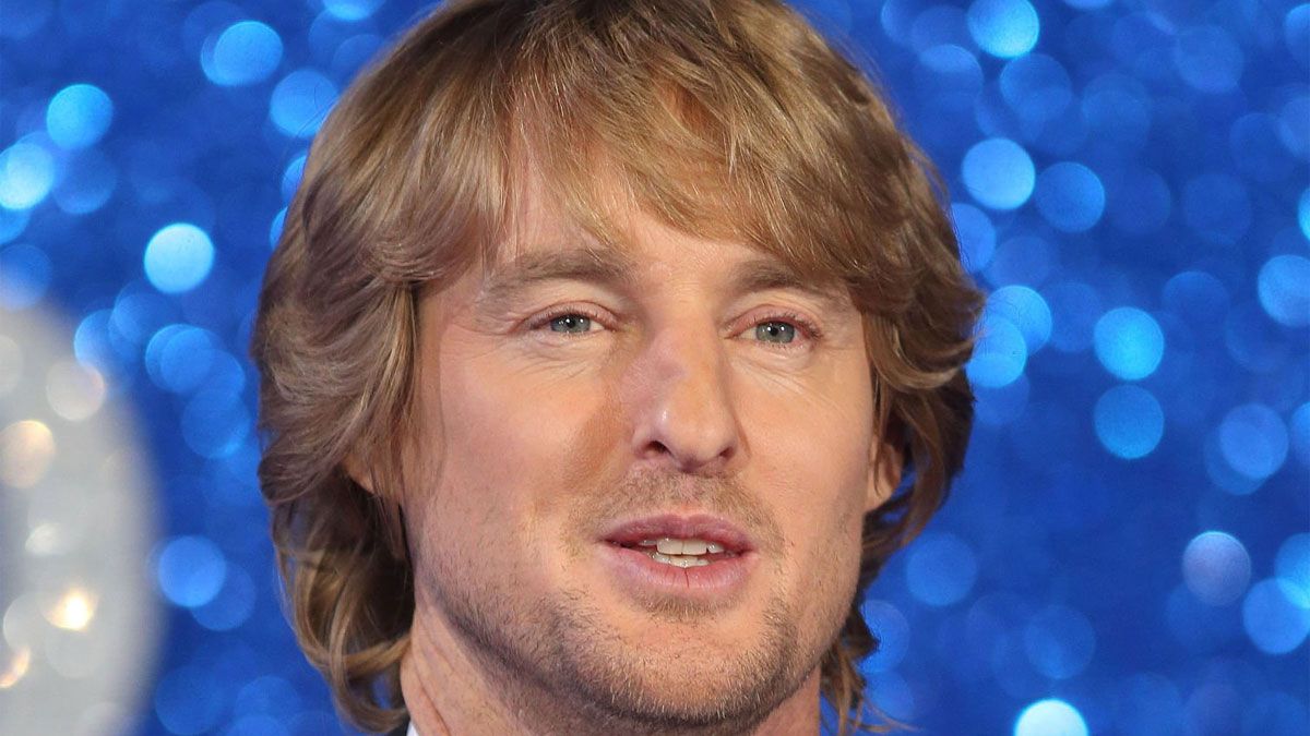 El reconocido actor Owen Wilson interpreta a Gil Pender en la película de Netflix.