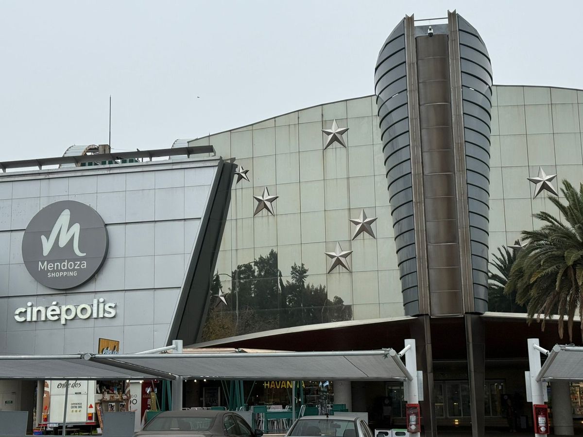 Mendoza Shopping presenta una agenda llena de actividades, entretenimiento, premios y promociones exclusivas para disfrutar en familia durante junio. Mendoza Shopping presenta una agenda llena de actividades, entretenimiento, premios y promociones exclusivas para disfrutar en familia durante junio.