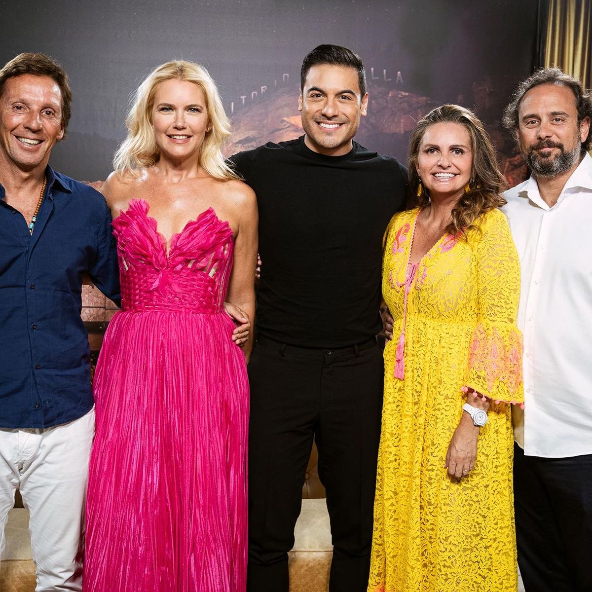 De gala con Carlos Rivera, Valeria Mazza arrasa con su combo Barbiecore y transparencias brutales. De gala con Carlos Rivera, Valeria Mazza arrasa con su combo Barbiecore y transparencias brutales.