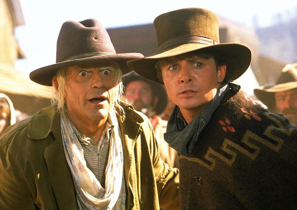 Durante el rodaje de la tercera película, Michael J. Fox sufrió un grave accidente que casi le cuesta la vida. Durante el rodaje de la tercera película, Michael J. Fox sufrió un grave accidente que casi le cuesta la vida.