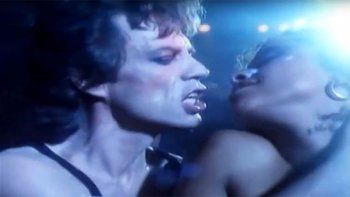 Mick Jagger tuvo sexo con una actriz cuando él tenía 33 años y ella 15