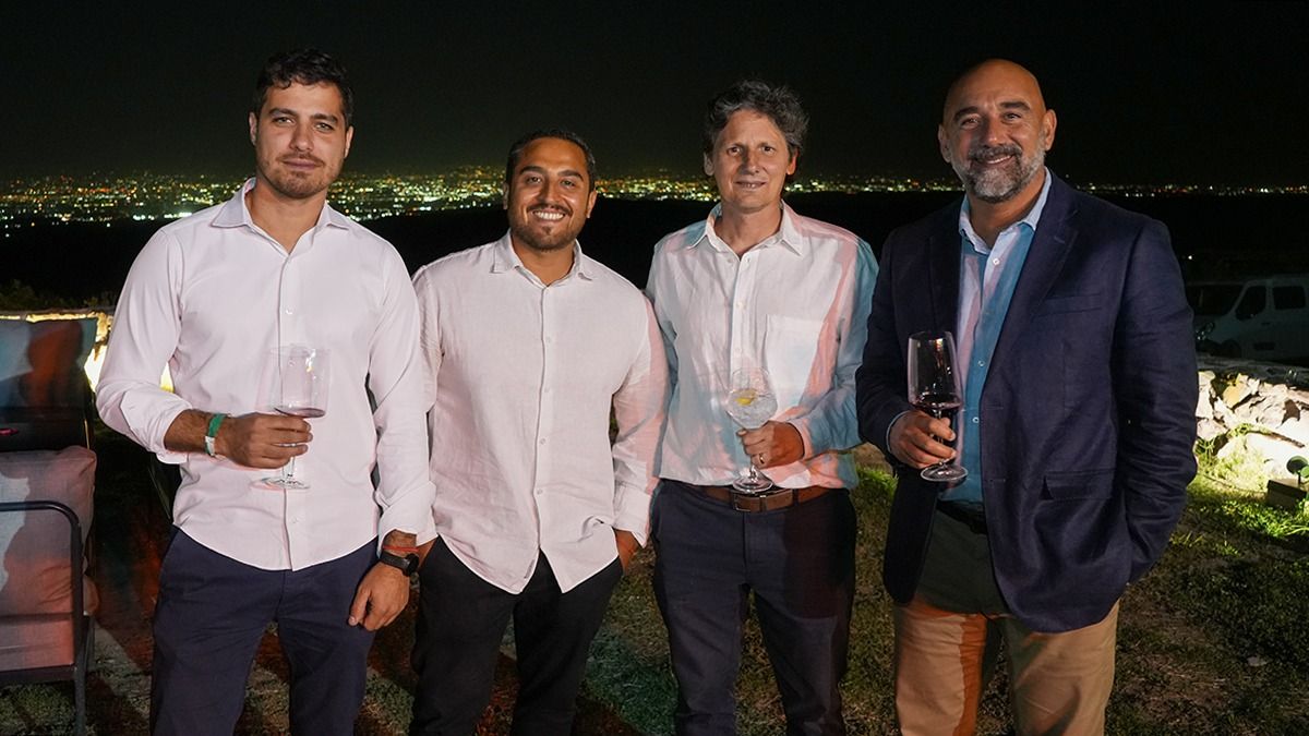 Emanuel Rosas Bojanich, Facundo Miranda, Guillermo Berdeal y Alfredo Manzano asistieron en representación del banco Galicia. Emanuel Rosas Bojanich, Facundo Miranda, Guillermo Berdeal y Alfredo Manzano asistieron en representación del banco Galicia.