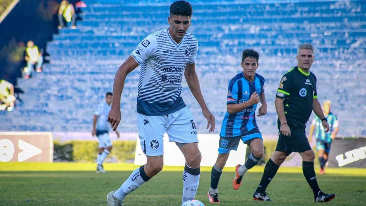 El delantero Matías Quiroga le dio el triunfo a la Lepra ante San Telmo.