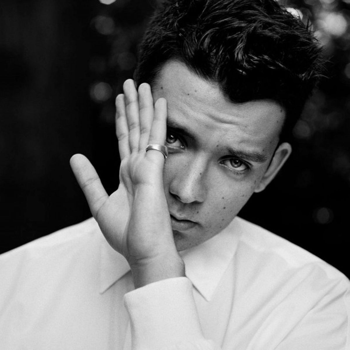 Asa Butterfield es un gran actor y modelo de 26 años. Asa Butterfield es un gran actor y modelo de 26 años.