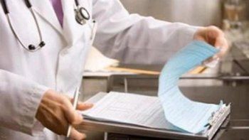El hombre desarrolló una mini cervecería en su intestino por tomar antibióticos