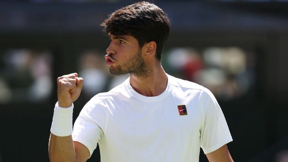 Carlos Alcaraz avanzó a la final de Wimbledon. 