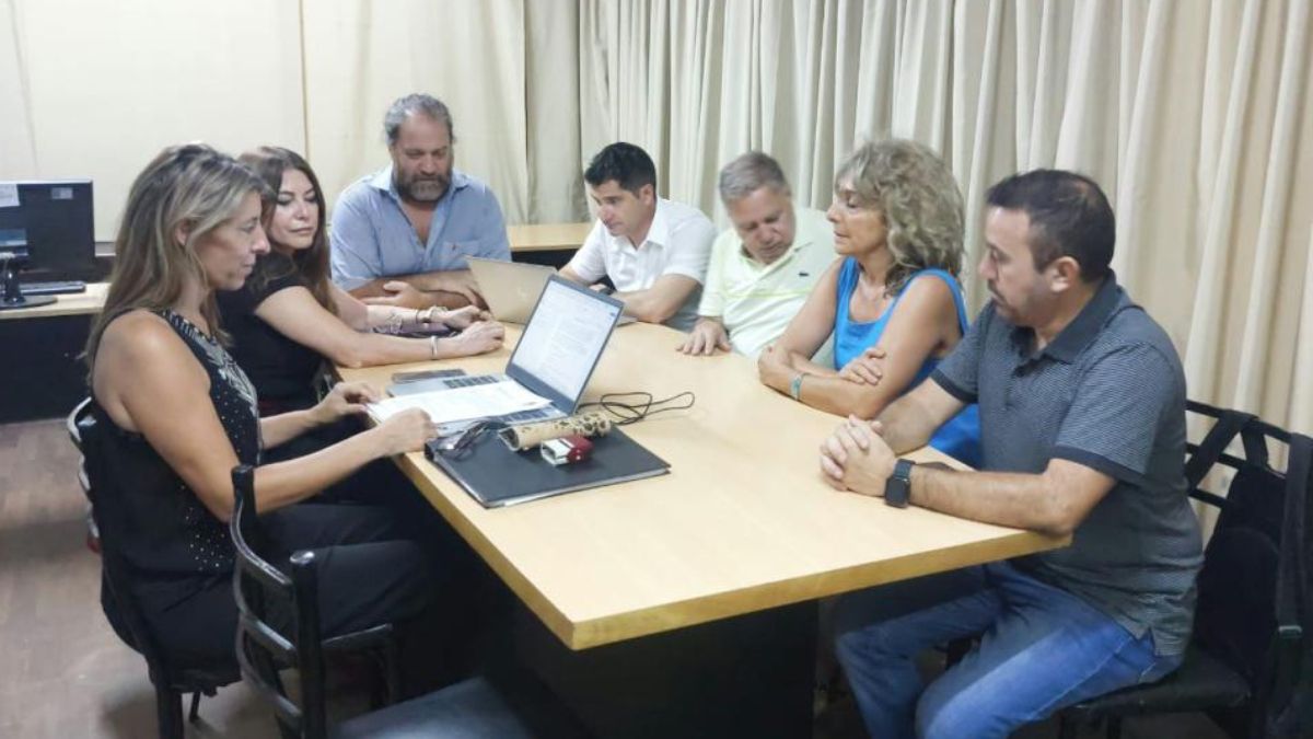 El Gobierno volvió a reunirse con AMPROS este martes pero, como el lunes, no lograron ponerse de acuerdo.&nbsp;