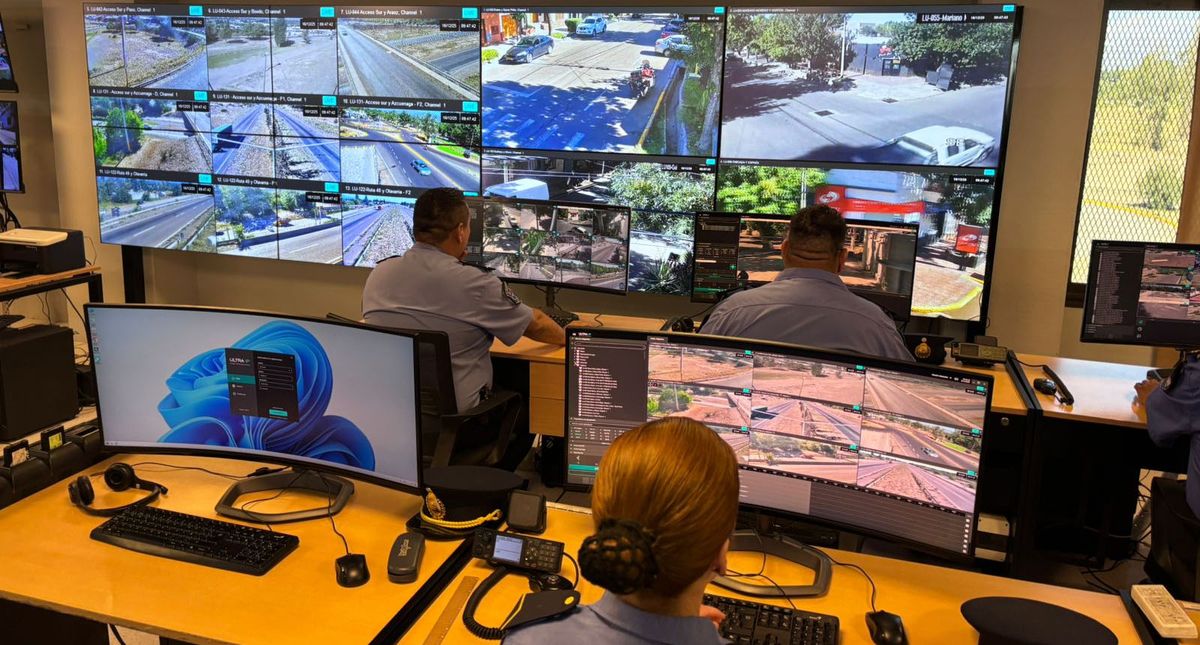El centro de monitoreo de Luján de Cuyo unifica el trabajo de los agentes municipales y de Tránsito con la Policía. El centro de monitoreo de Luján de Cuyo unifica el trabajo de los agentes municipales y de Tránsito con la Policía.