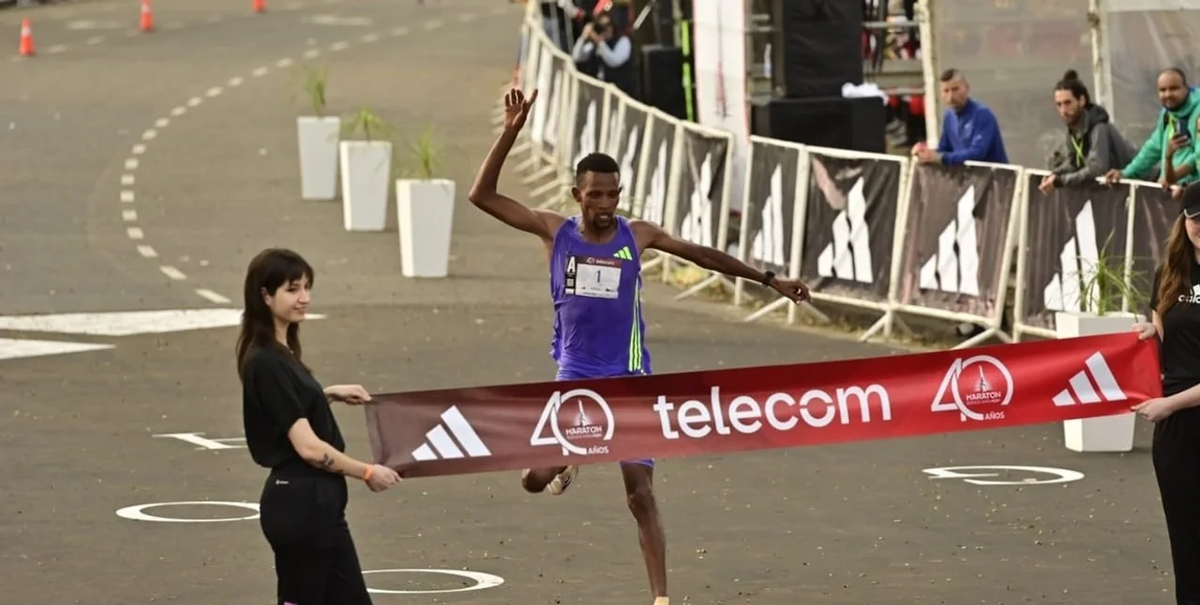 El keniata Bethwell Yegon ganó la 40ª Maratón de BUenos Aires.