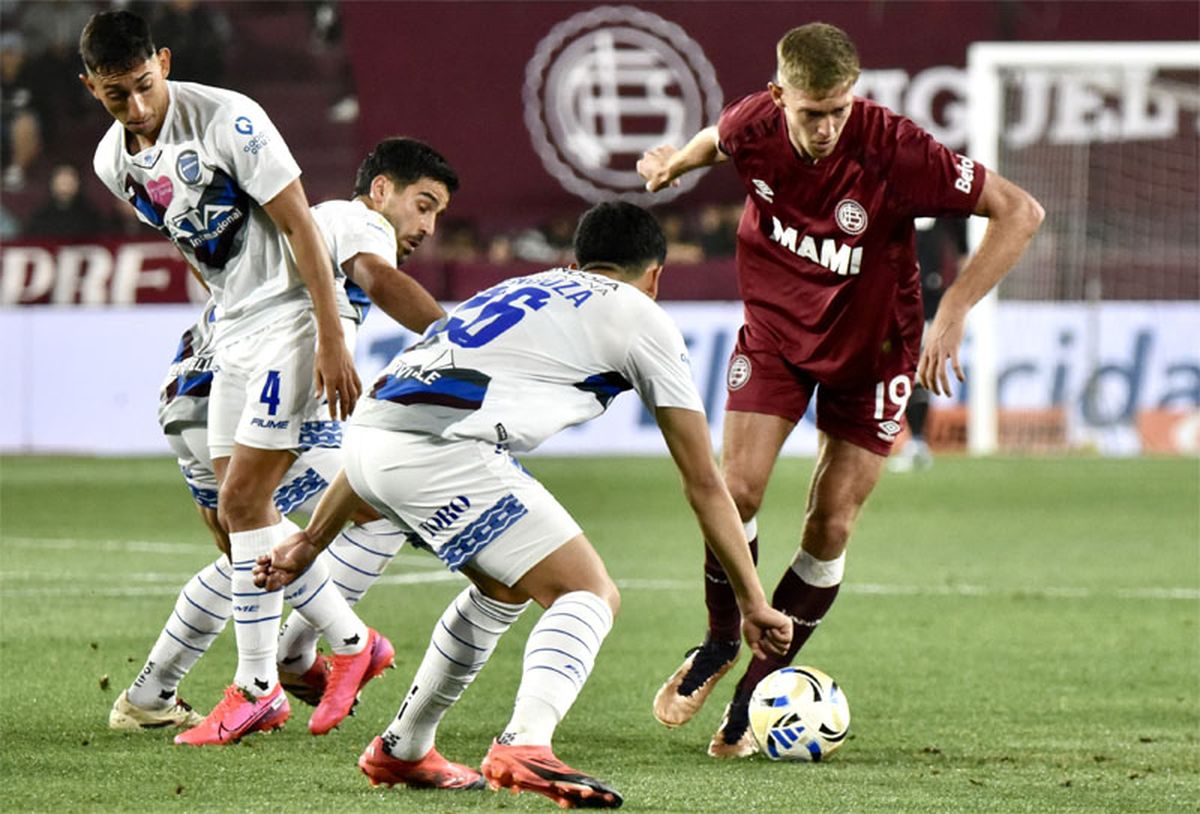 Godoy Cruz cay&oacute; ante Lan&uacute;s.