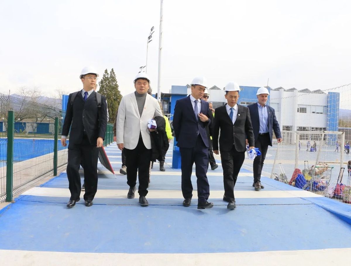 La Delegación del Consejo Chino de Promoción del Comercio Internacional de Jiangxi recorriendo las instalaciones de Godoy Cruz. La Delegación del Consejo Chino de Promoción del Comercio Internacional de Jiangxi recorriendo las instalaciones de Godoy Cruz. 